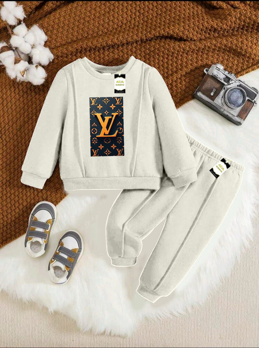 WINTER COLLECTION FOR KIDS TRACKSUIT SWEARTSHIRT TROUSERS